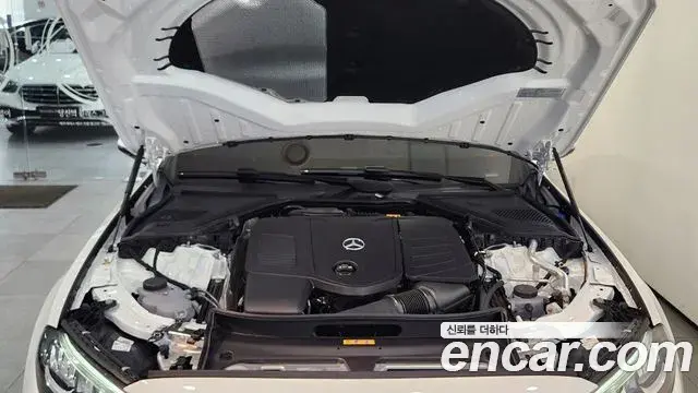 Mercedes-Benz E-Class 2024 — Photo 5/20