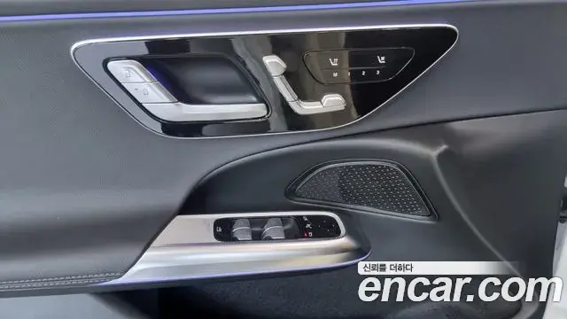 Mercedes-Benz E-Class 2024 — Photo 14/20