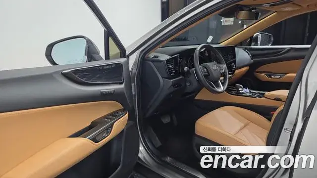 Lexus NX350h 2024 — Şəkil 30/31
