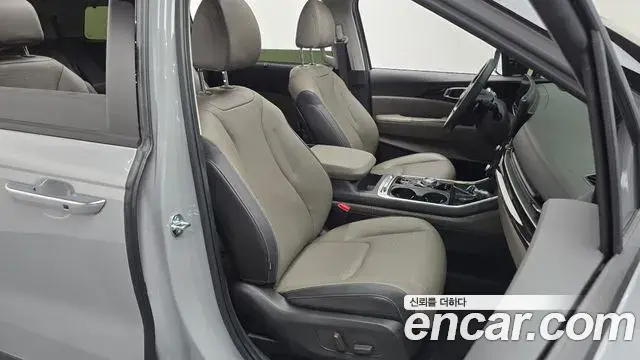 Kia Carnival 2025 — Şəkil 4/37