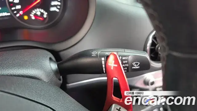 Kia Stinger 2019 — ფოტო 4/33
