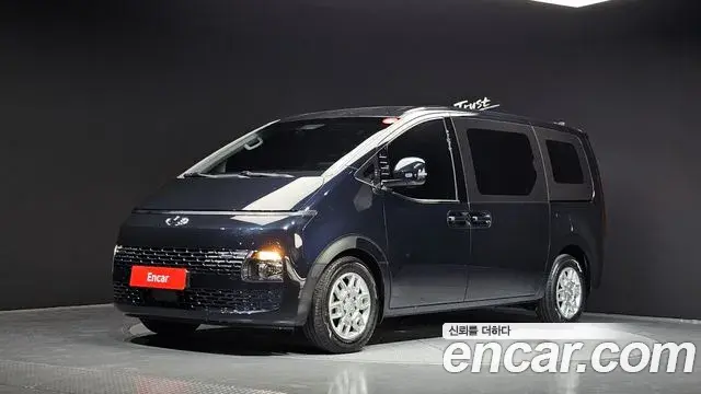 Hyundai Staria 2022 — Photo 1/20