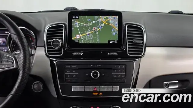 Mercedes-Benz GLE-Class 2018 — Фото 14/20