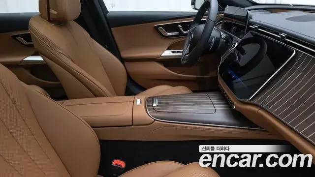 Mercedes-Benz E-Class 2026 — Photo 18/19