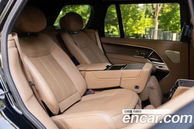 Land Rover Range Rover 2023 — ფოტო 17/20