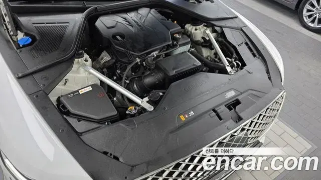 Genesis Electrified G80 2020 — Photo 6/20