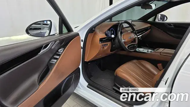 Genesis Electrified G80 2020 — Photo 10/20