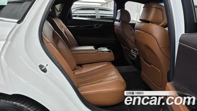 Genesis Electrified G80 2020 — Photo 12/20