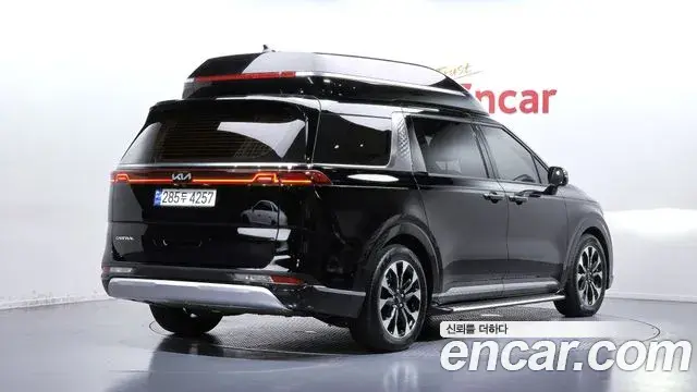 Kia Carnival 2023 — Photo 2/20