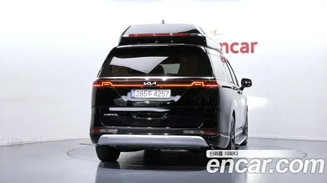 Kia Carnival 2023 — Photo 4/20