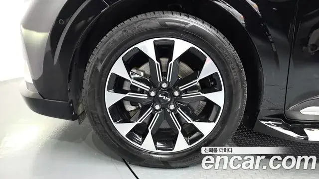 Kia Carnival 2023 — Photo 5/20