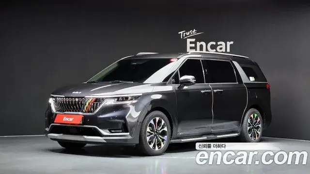 Kia Carnival 2021 — Photo 1/20