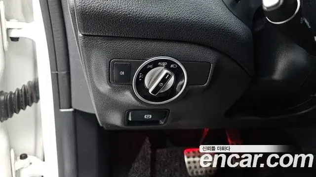Mercedes-Benz CLA-Class 2018 — Photo 17/20