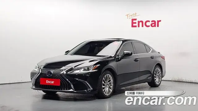 Lexus ES300h 2018 — Şəkil 1/20