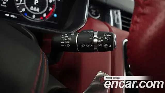Land Rover Range Rover Sport 2019 — Photo 29/33