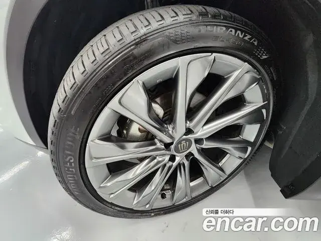 Toyota Crown Crossover 2023 — Şəkil 11/19