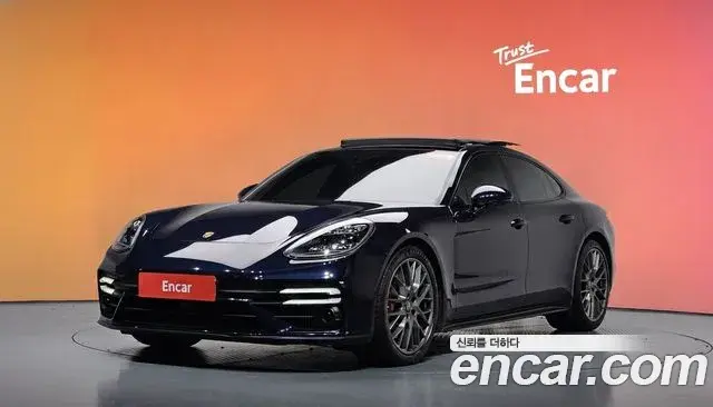 Porsche Panamera 2021 — Фото 1/20
