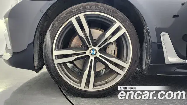 BMW 7 Series 2019 — Photo 5/20