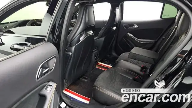 Mercedes-Benz GLA-Class 2018 — Фото 12/20
