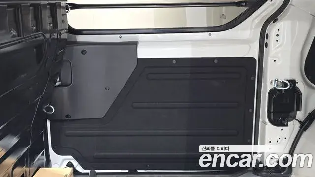 Hyundai Staria 2026 — Şəkil 26/31
