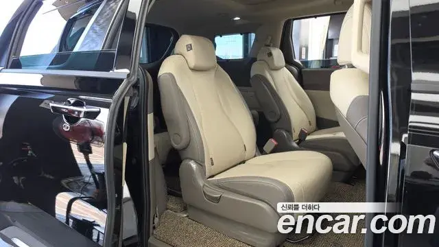 Kia Carnival 2025 — Фото 12/20