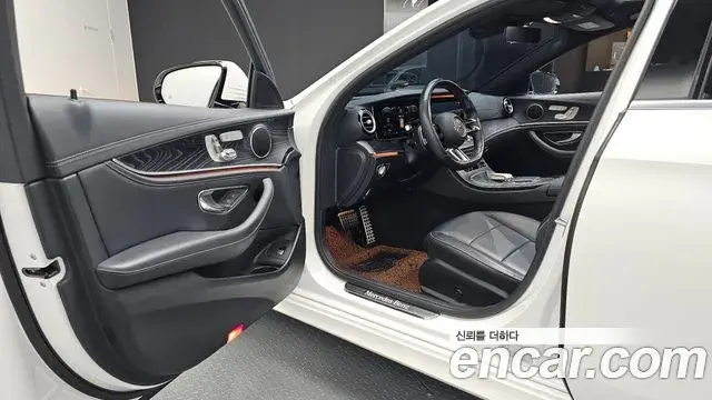 Mercedes-Benz E-Class 2021 — Фото 10/20