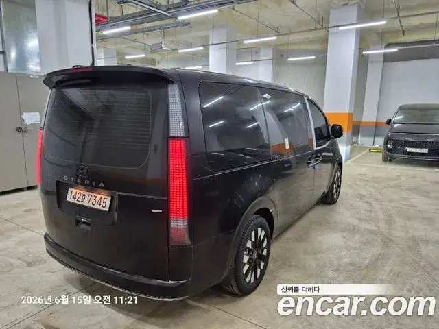 Hyundai Staria 2025 — Photo 1/14