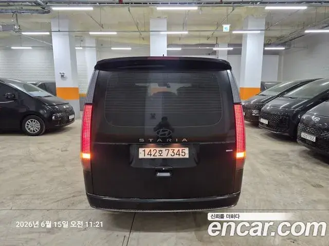 Hyundai Staria 2025 — Photo 3/14