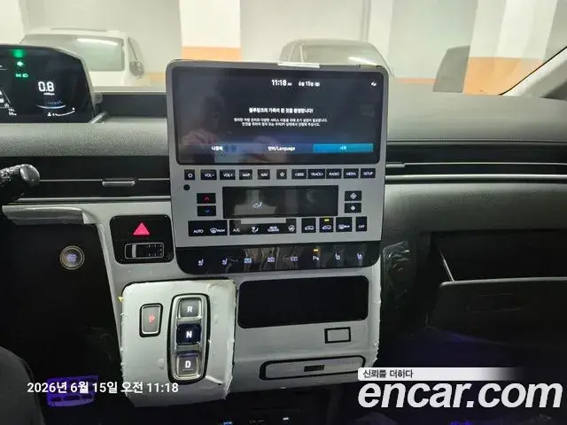 Hyundai Staria 2025 — Photo 6/14