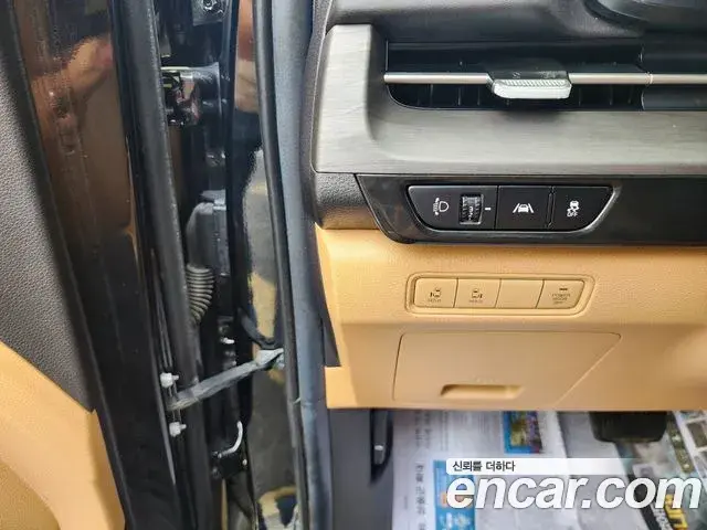 Kia Carnival 2023 — Photo 7/20