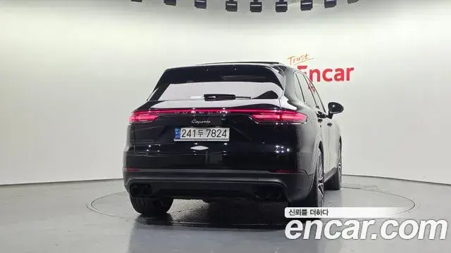 Porsche Cayenne 2021 — Photo 4/20