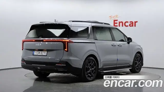 Kia Carnival 2024 — Photo 2/20
