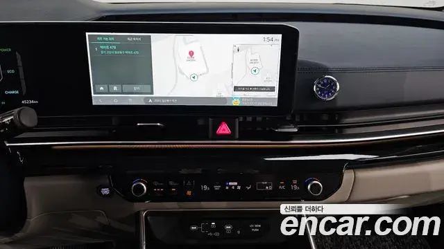 Kia Carnival 2024 — Photo 14/20