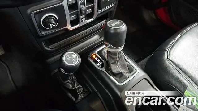 Jeep Wrangler 2021 — Фото 9/20