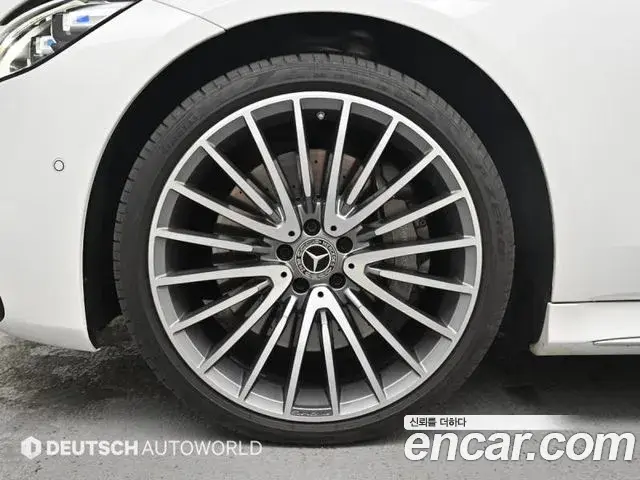 Mercedes-Benz S-Class 2025 — Фото 4/18