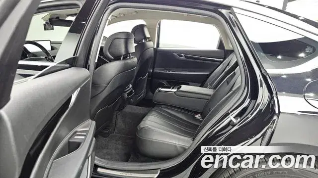Genesis Electrified G80 2023 — Photo 11/20