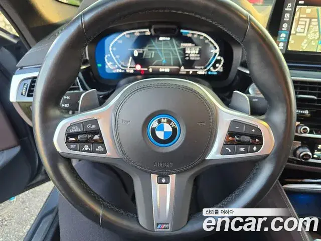 BMW 5 Series 2022 — Photo 10/19