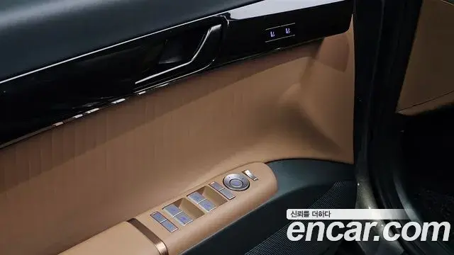 Hyundai Grandeur 2023 — Photo 18/20