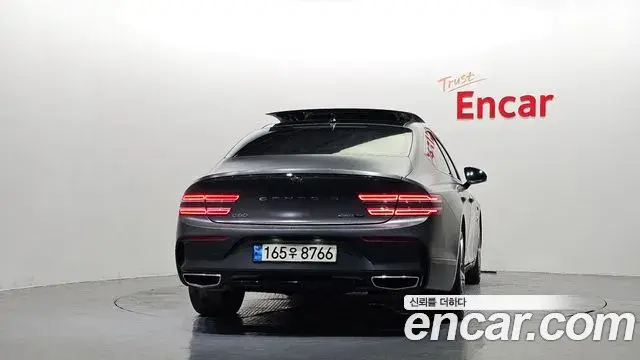 Genesis Electrified G80 2022 — Photo 4/20