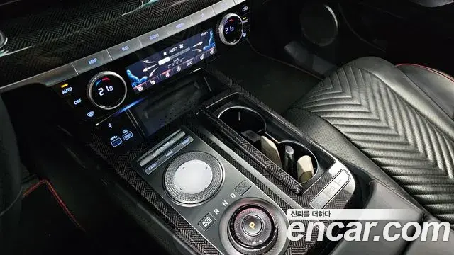 Genesis Electrified G80 2022 — Photo 9/20