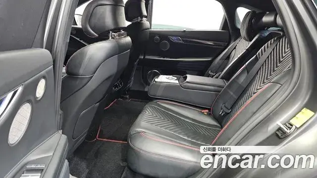 Genesis Electrified G80 2022 — Photo 11/20