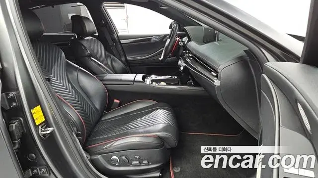 Genesis Electrified G80 2022 — Photo 12/20