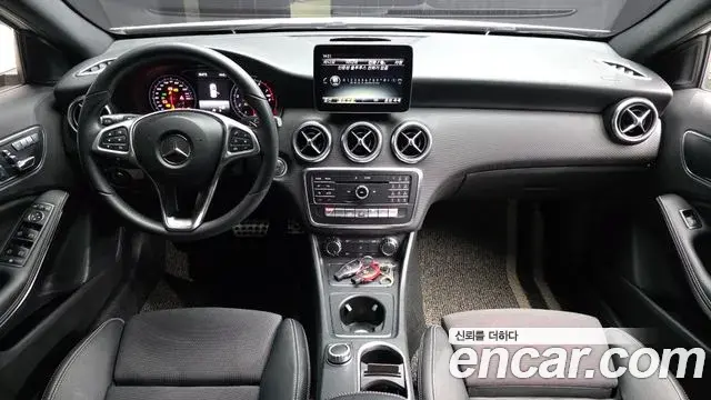 Mercedes-Benz A-Class 2018 — ფოტო 7/20