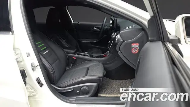 Mercedes-Benz A-Class 2018 — ფოტო 11/20