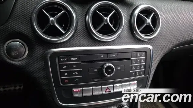 Mercedes-Benz A-Class 2018 — ფოტო 16/20