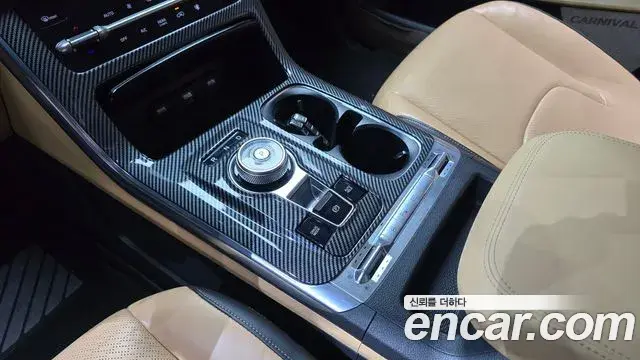 Kia Carnival 2020 — Фото 9/20