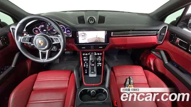 Porsche Cayenne 2022 — Photo 7/20