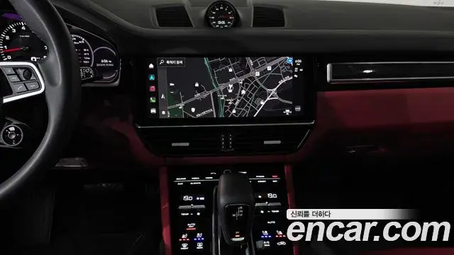 Porsche Cayenne 2022 — Photo 12/20