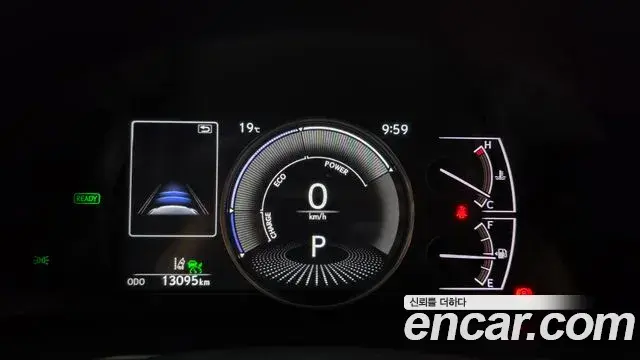 Lexus ES300h 2025 — Photo 8/20