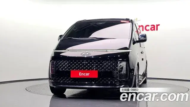 Hyundai Staria 2021 — Photo 3/20